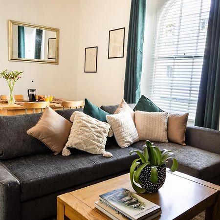 Central Plymouth Georgian Apartment - Sleeps 5 - Private Parking - By Habita Property Extérieur photo