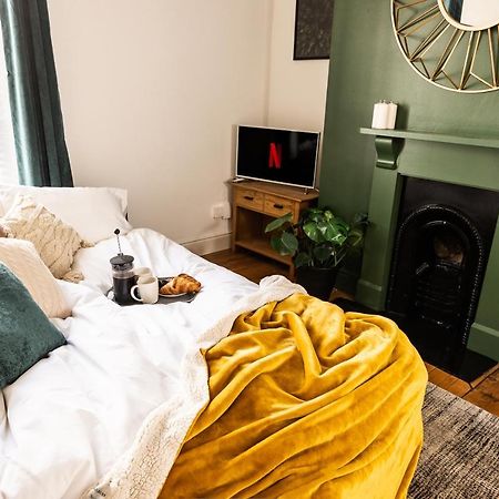 Central Plymouth Georgian Apartment - Sleeps 5 - Private Parking - By Habita Property Extérieur photo