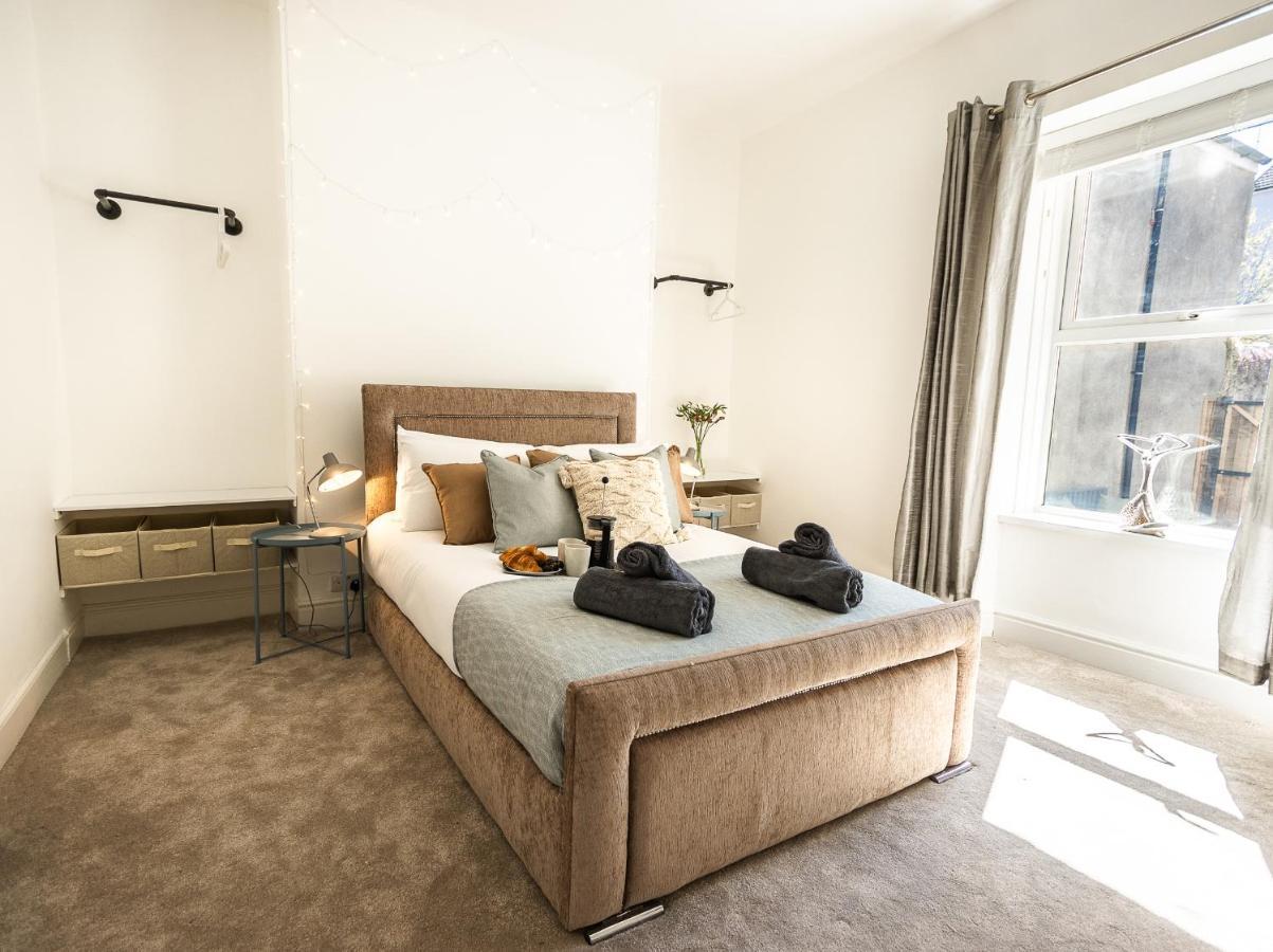 Central Plymouth Georgian Apartment - Sleeps 5 - Private Parking - By Habita Property Extérieur photo