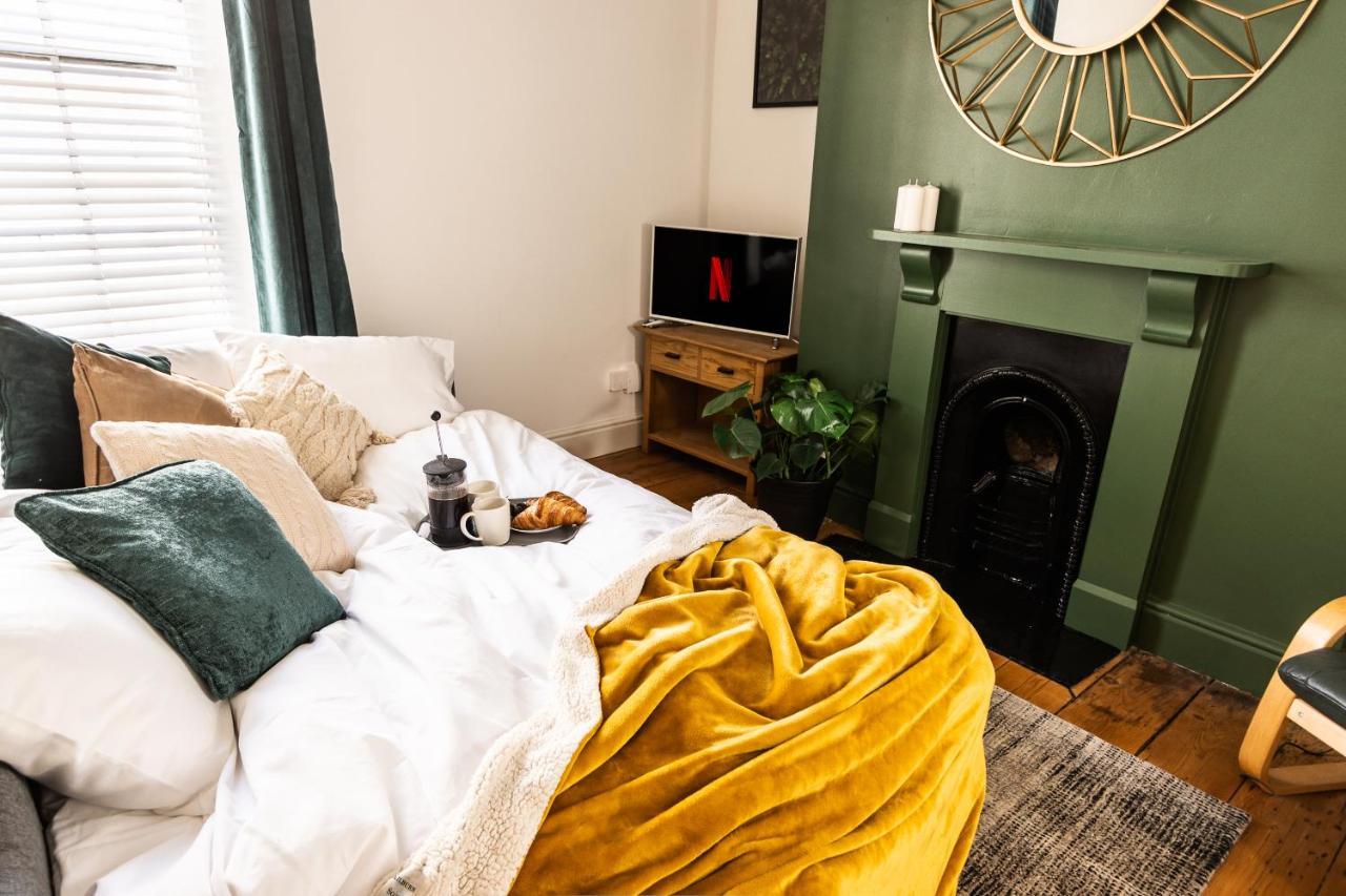 Central Plymouth Georgian Apartment - Sleeps 5 - Private Parking - By Habita Property Extérieur photo